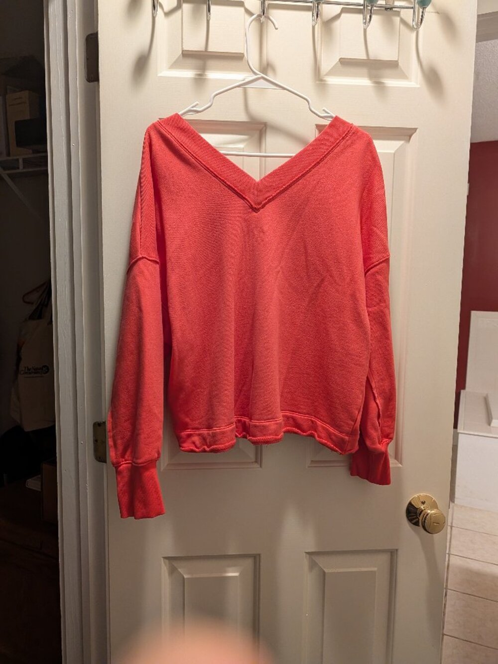 Double V-Neck, front and back, oversized sweatshirt